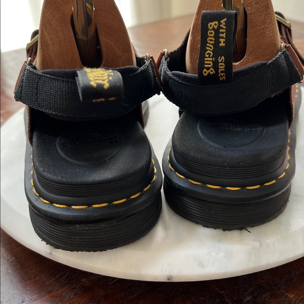 DR. MARTENS Soloman Luxor Leather 3-Strap Front Buckle Sandals Brown/Tan - Picture 4 of 11